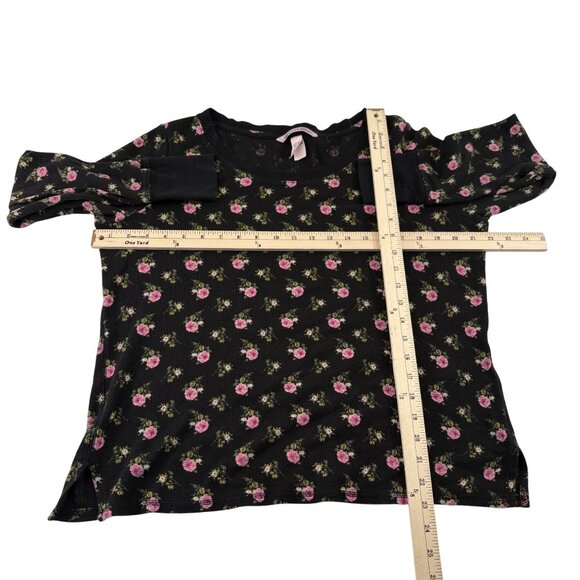 Victoria's Secret Women's size Medium Long Sleeves Cottage Roses Thermal Shirt - Picture 4 of 6